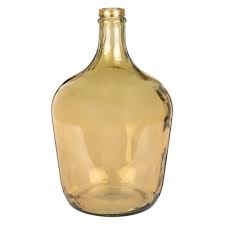Vase Dame Jeanne En Verre Teinte Jaune H30 Sur Maisons Du Monde Piochez Parmi Nos Meubles Et Objets Deco Et Fai En 2020 Dame Jeanne En Verre Vase Maison Du Monde Vase