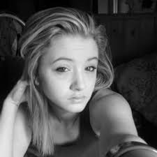 Elyse Robinson (@__elyse)