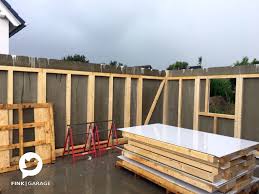 Fink Garage In Brieselang Brandenburg Fink Garage Holzstanderbauweise Baukonstruktionen Garage Bauen