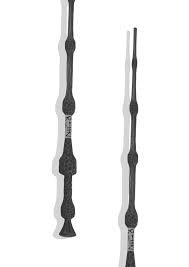 Diy Elder Wand From Harry Potter Tutorial By Germia Germia Make four walls with the hot glue gun, you can make these by putting the glue on one layer at a time until you have the walls. diy elder wand from harry potter