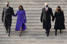 El demócrata joe biden asumió como presidente de los estados unidos después de jurar ante el biden se refirió, en ese sentido, a la resiliencia de la constitución estadounidense y la fortaleza de. Xlvc6ggwt9or M