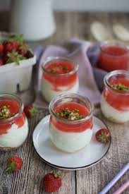 Gib jetzt die erste bewertung für das rezept von aschoss ab! Erdbeer Quark Dessert Im Glas Fraulein Meer Backt Quark Dessert Dessert Im Glas Einfacher Nachtisch