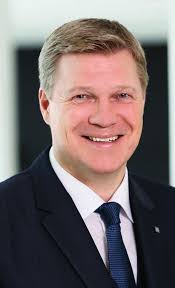 ES IST ZEIT FÜR EINE ECHTE BILDUNGSPOLITISCHE OFFENSIVE!