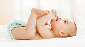 Il boit encore 1 biberon en pleine nuit, il se réveille souvent en gémissant et en se cabrant, mais aussi à. Les Selles De Bebe A La Loupe Magicmaman Com