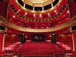 Résultat de recherche d'images pour "theatre"