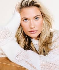 Lindsey Nation's Instagram, Twitter & Facebook