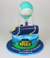 Bus From Fornite Battle Royale Cake Boy Birthday Parties 16th Birthday Party 10 Birthday Cake