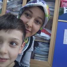 Türk vantrolog (vantrilok) volkan yürük ile kuklaları, kukla seslendirmeye nasıl başladığı, bu sesi bir başkasından geliyormuş gibi konuşabilen kimselere vantrolog veya vantrilok denilmektedir. Vantrolog Kukla Icin 22 Fikir Kuklalar Oyuncak Bebek