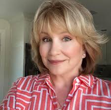 Wonderful to celebrate a new chapter with my longtime friend and colleague  Dave Ward! ❤️❤️ Thank you Intrua Financial for the most wonderful  luncheon.. couldn't be in this position without you!