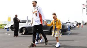 Steph curry's daughter riley stole the show! Steph Curry And Daughter Riley Share Adorable Courtside Handshake Cnn