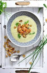 Krauterschaumsuppe Mit Lachsstreifen Und Croutons Gesund Kochen Krautersuppe Lachsforelle Rezept