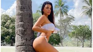 Karina Garcia atrevida y salvaje - cada curva revelada