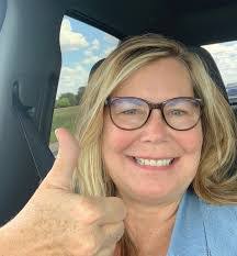 Amy Sickels's Instagram, Twitter & Facebook