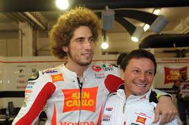 Fausto gresini si želi, da bi motociklist marco simoncelli (honda gresini) na naslednji preizkušnji prišel do vrhunskega rezultata in naredil konec vsem težavam, ki gresini: Z B4cyxyfornrm