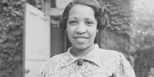 Lois Jones's Instagram, Twitter & Facebook