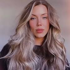 Brittany (@brittanyogus)