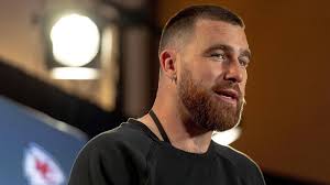 Travis Kelce gets good 'SNL' reviews from television critics