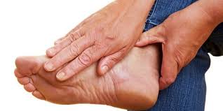 Tips Mengatasi Kaki Bengkak Karena Asam Urat