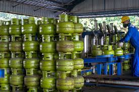 It is designed to be used on a wide variety of applications including barbecues, camping and many more outside appliances. Kurangi Subsidi Migas Pemerintah Naikan Harga Gas Lpg 3kg