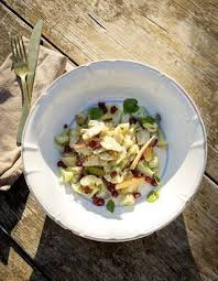 Salade De Chou Rave Et Carottes Au Sesame Pour 6 Personnes Recettes Elle A Table Recette Chou Rave Salade Carotte Salade De Chou
