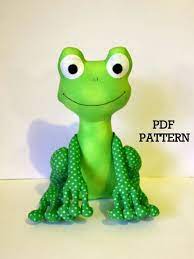 Frog Pdf Sewing Pattern Soft Toy Direct Download Fergus Em 2021 Molde Boneca De Pano Bonecas De Pano Bonecas