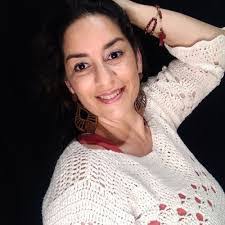 Diana Roberto's Instagram, Twitter & Facebook