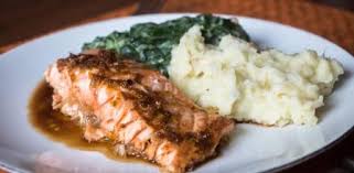 Gracias a internet hoy es fácil acceder a recetas de todo el mundo, aquí viene la confusión. Receta De Salmon Con Soja Y Naranja Para Quedar Bien En Poco Minutos