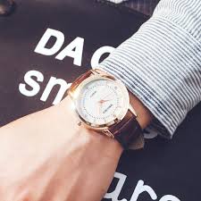 Quartz watches came into existence in the last week of the 1960s. Mreurio Fashion Couple Watch Quartz Watches Parejas Brown Leather Belt Round Dial Clock Lover S Watch Erkek Kol Saati Bicana Watches Glasses