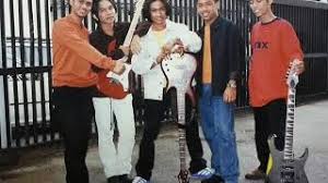 There is no strumming pattern for this song yet. Memori Sekuntum Rindu Mp3 Mp3 Video Mp4 3gp M Lagu123 Fun