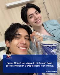 Momen manis datang dari duo favorit Net JJ yang sukses bikin timeline  meleleh! Setelah JJ (Ratchapol) harus dirawat di rumah sakit karena sakit,  Net (Siraphop) langsung gercep menunjukkan sisi caring-nya. Awalnya, Net