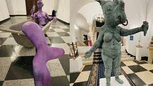 Satula sa tot primeasca raspuns de la oglinda fermecata ca ea este cea mai urata din tara, clotilde. Operele Controversate Expuse De Clotilde Armand Scoase La LicitaÈ›ie Care Este PreÈ›ul De Pornire