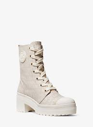 Chic sandals, classic riding boots and even. Luxuriose Designer Schuhe Michael Kors