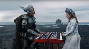 The story of fire saga als exzentrische isländische künstler ins finale des wettbewerbs vor. The Story Of Fire Saga Trifft Ferrells Film Den Richtigen Ton