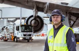 Menzies Aviation - Fueling Operators - Youtube