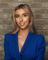 Leigh Schwartz's Instagram, Twitter & Facebook