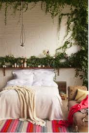 Bedroom W An Ivy Feature Wall Bedroomdesigns Retro Home Decor Retro Home Minimal Bedroom