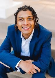 Darius Dunn's Instagram, Twitter & Facebook