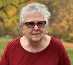 Maxine Rutherford's Instagram, Twitter & Facebook