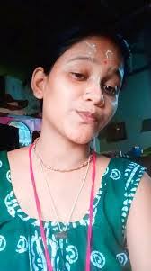 Kara Hoy's Instagram, Twitter & Facebook