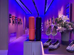 Does Saturated Color Led Lighting Belong In Retail Randall Whitehead The Lighting Doctor Discovered This Theatrical A Saturated Color Led Color Light Colors