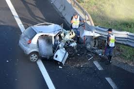 Nel pomeriggio di ieri, 26 maggio, un tir carico di fenolo si è schiantato contro un pilone di un cavalcavia nel tratto tra le uscite di castel san pietro e imola. Incidente A14 Tra Cesena E Forli Muore Un Giovane Di Bologna Cronaca Ilrestodelcarlino It