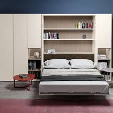 Un letto matrimoniale standard ha un materasso lungo 200 cm e largo 135 cm. Sistemi Living Modello Gho05