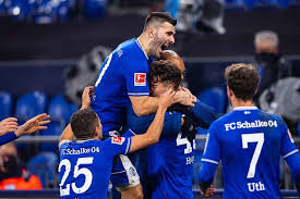 Fc schalke 04 r/ schalke04. Erster Sieg Nach Einem Jahr Schalke Wendet Rekord Ab 1 Bundesliga Badische Zeitung