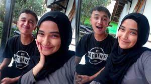 Dia kini curhat tentang ujian dalam kehidupan setelah dikabarkan ditalak cerai rizki 2r. Ini Demi Anakku Benarkah Nadya Mustika Sementara Hamil Saat Ditalak Cerai Rizki Dacademy Tribun Timur