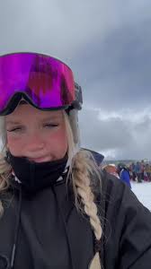 Guy Asks Sarah Lindstrom Questions at Bar