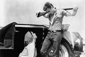He is remembered as a cultural icon of teenage disillusionment and social estrangement. Lo Que Debes Saber De Las 3 Peliculas Que Marcaron A James Dean
