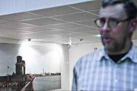 Kajbygget inleds med en pyramid på försök