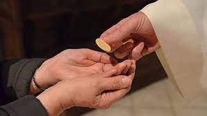 Posts tagged communion dans la main. Communier Dans La Main Est Il Un Manque De Respect A Dieu Portail Catholique Suisse