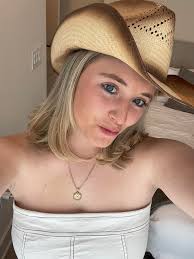 Female roommate wanted in Arlington, Virginia