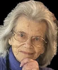 Lenore Moon's Instagram, Twitter & Facebook